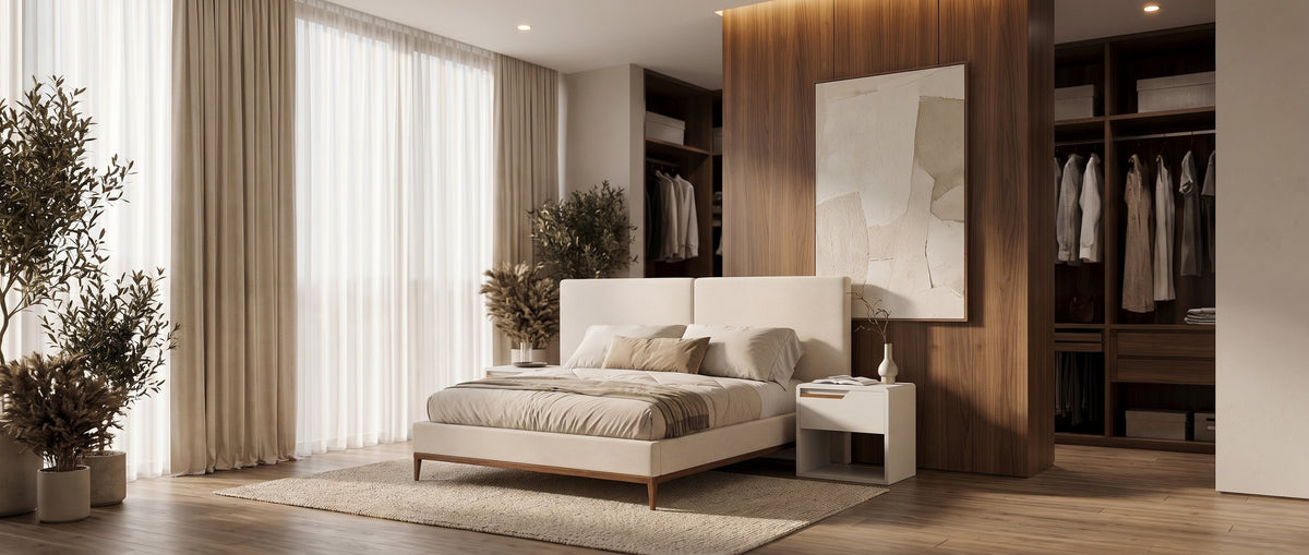 AURA num quarto com roupeiro em nogueira